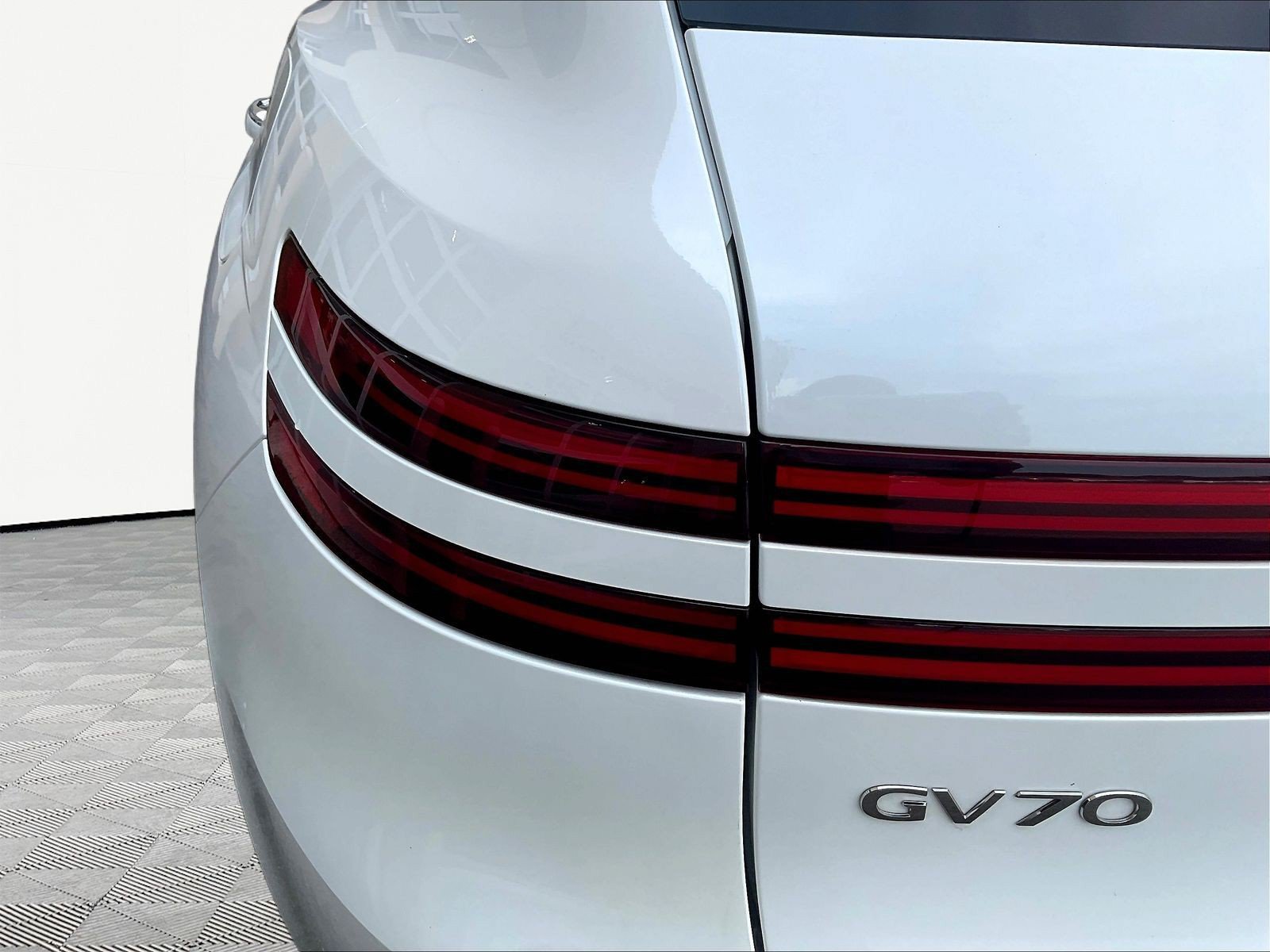 Used 2025 Genesis GV70 2.5T AWD/4WD image 23