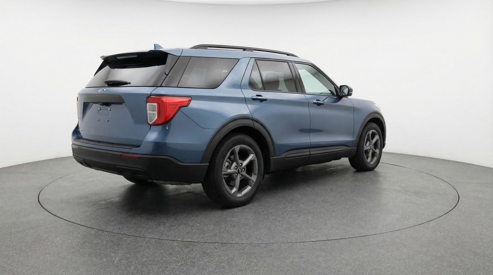 Used 2024 Ford Explorer Limited image 9