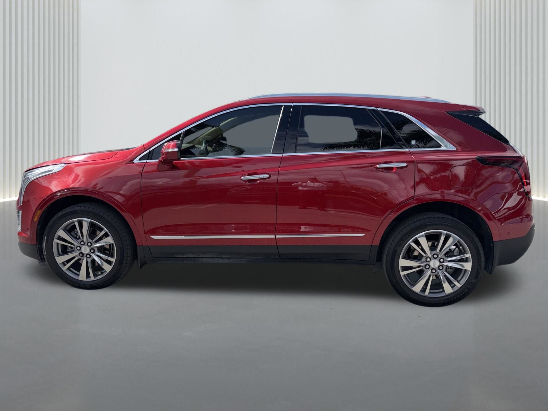 Used 2021 Cadillac XT5 Premium Luxury w/ Platinum Package FWD image 7