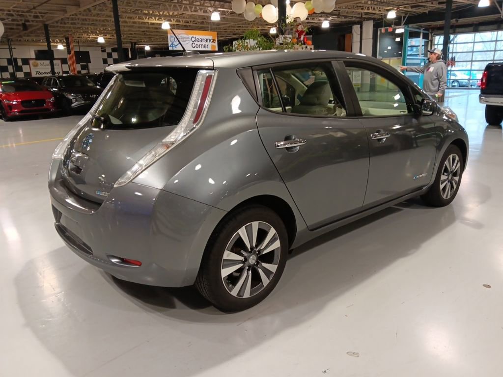 Used 2015 Nissan Leaf SV image 6