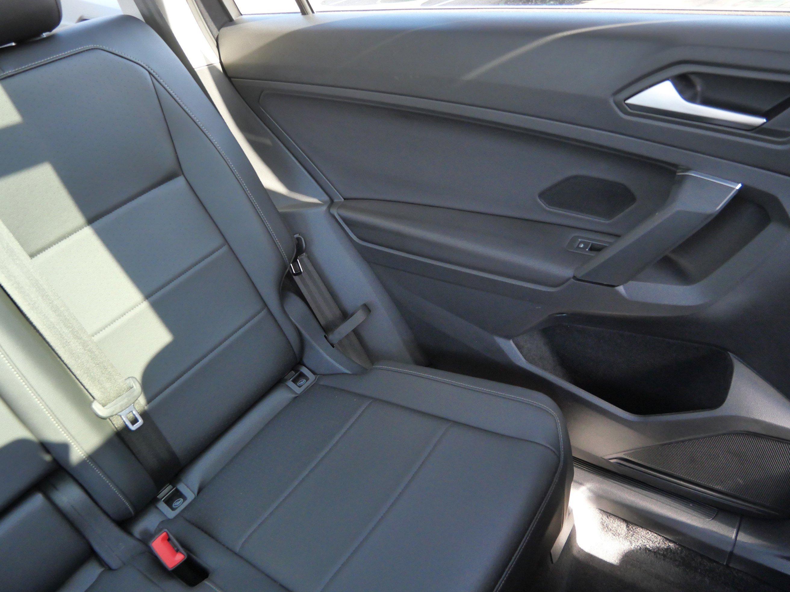 Used 2019 Volkswagen Tiguan SEL image 14