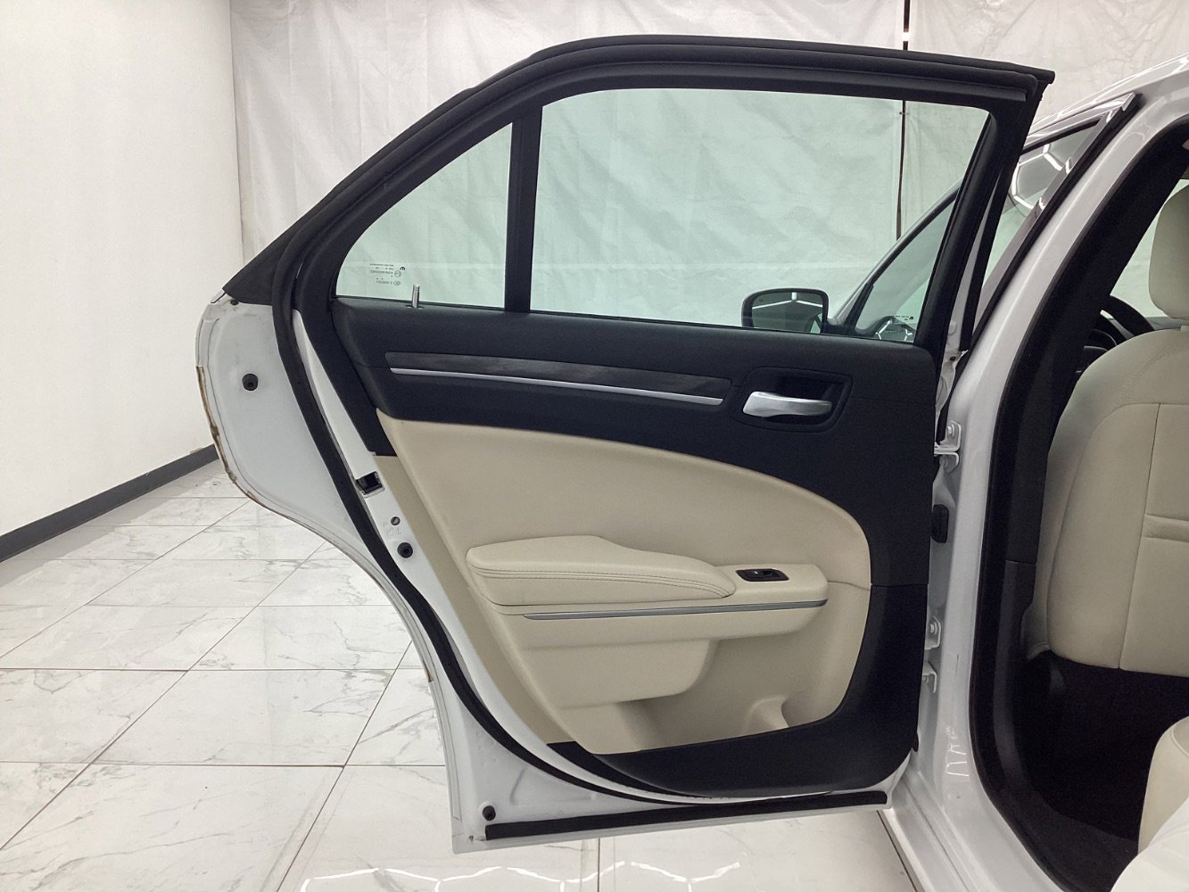 Used 2021 Chrysler 300 Touring image 24