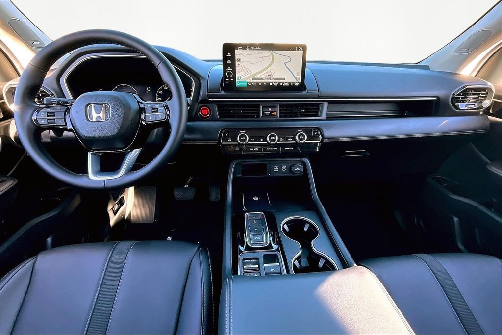 Used 2024 Honda Pilot Touring image 8