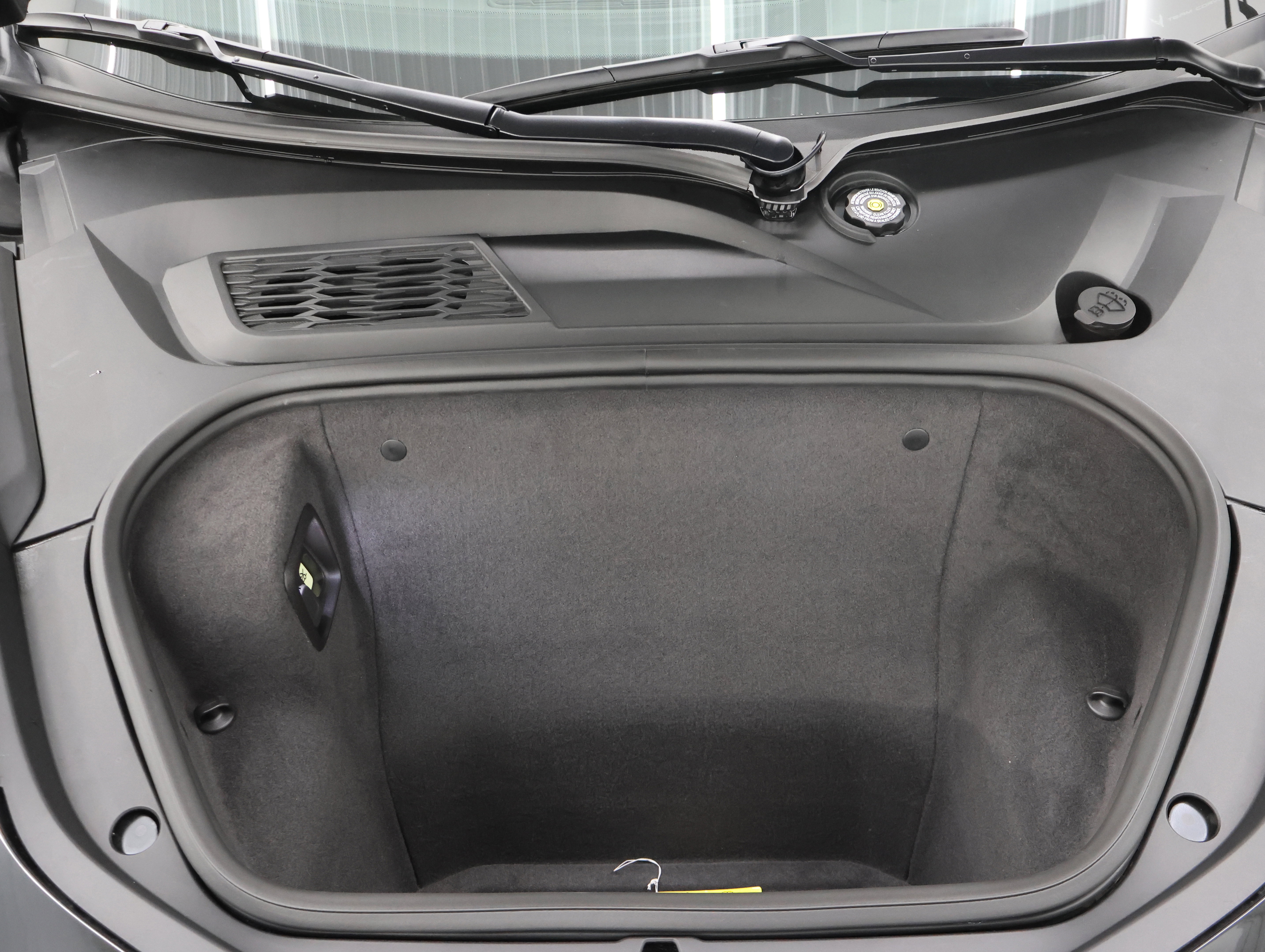 Used 2023 Chevrolet Corvette Stingray Premium Cpe w/ Z51 Performance Package image 19