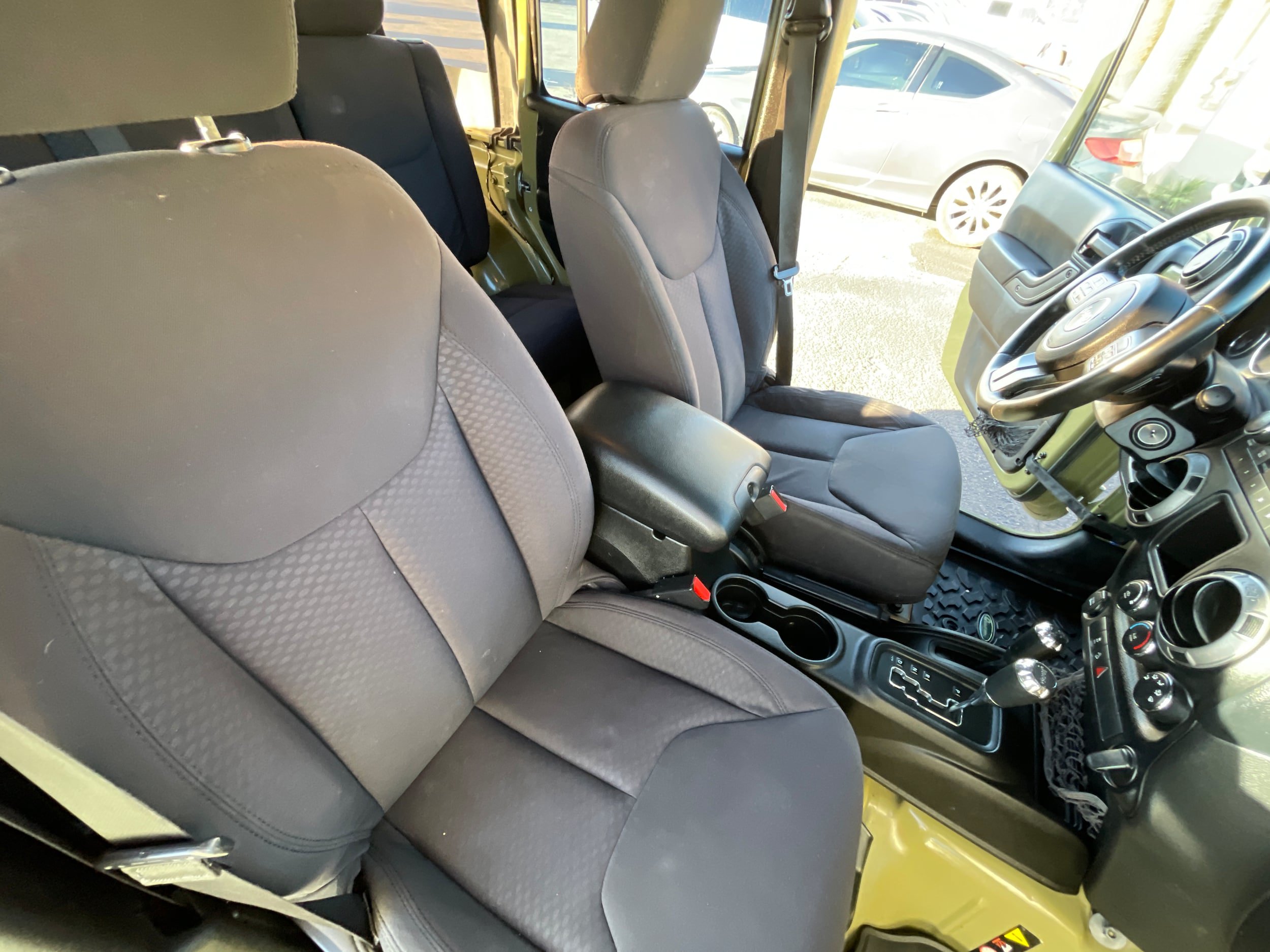 Used 2013 Jeep Wrangler Unlimited Sport w/ Mopar Black Appearance Group AWD/4WD image 17