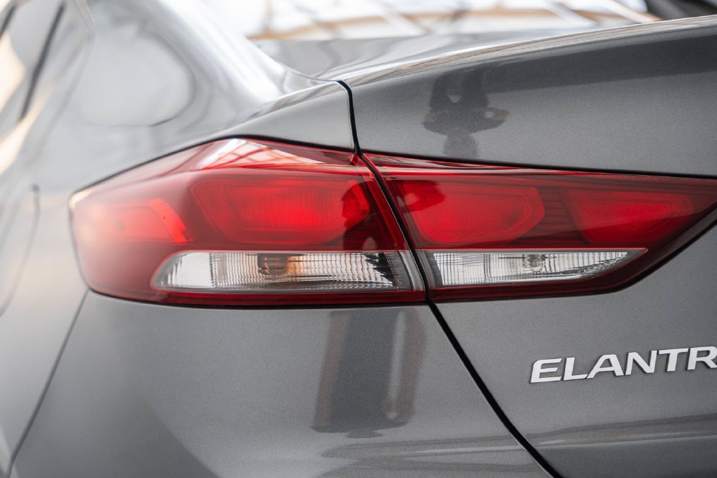 Used 2018 Hyundai Elantra SEL FWD image 8