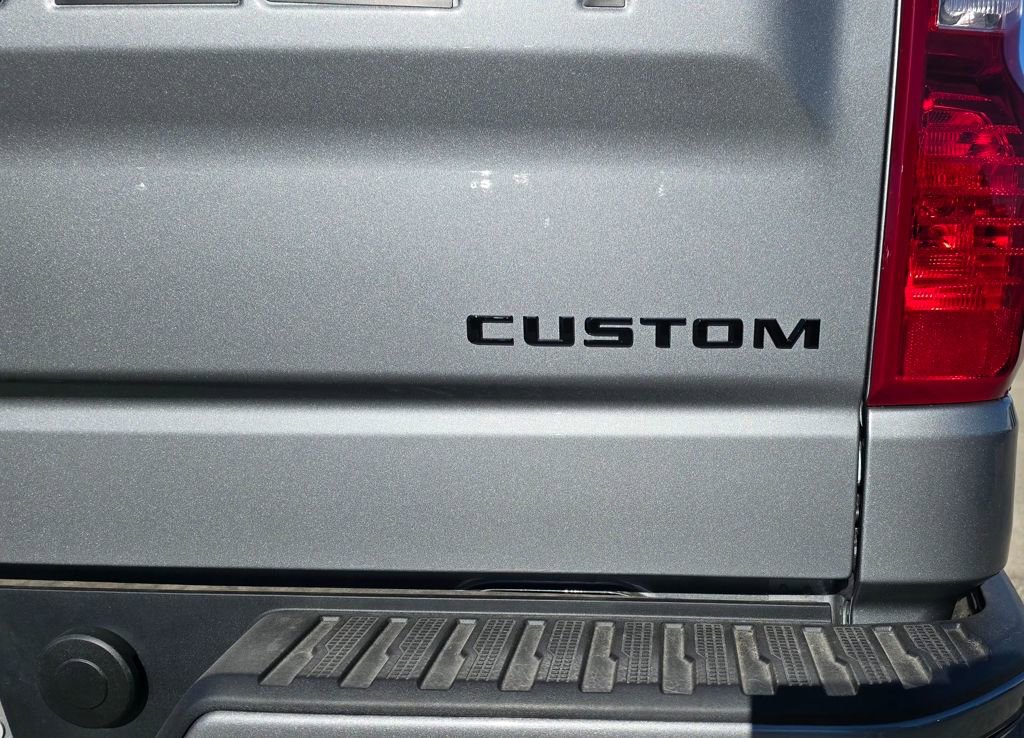 New 2026 Chevrolet Silverado 1500 Custom w/ LPO, Dark Essentials Package image 4
