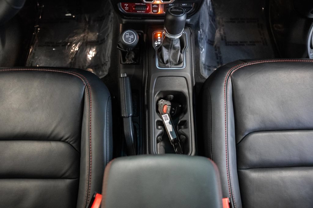 Used 2024 Jeep Gladiator Rubicon AWD/4WD image 27