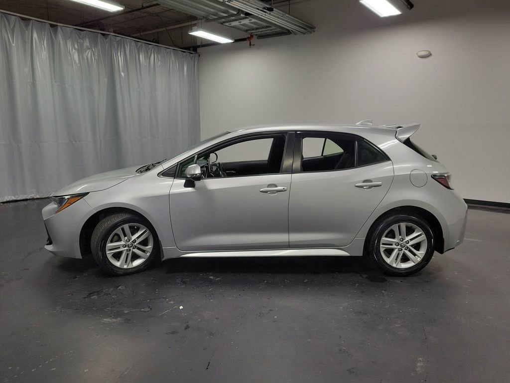 Used 2022 Toyota Corolla SE w/ SE Preferred Package FWD image 5