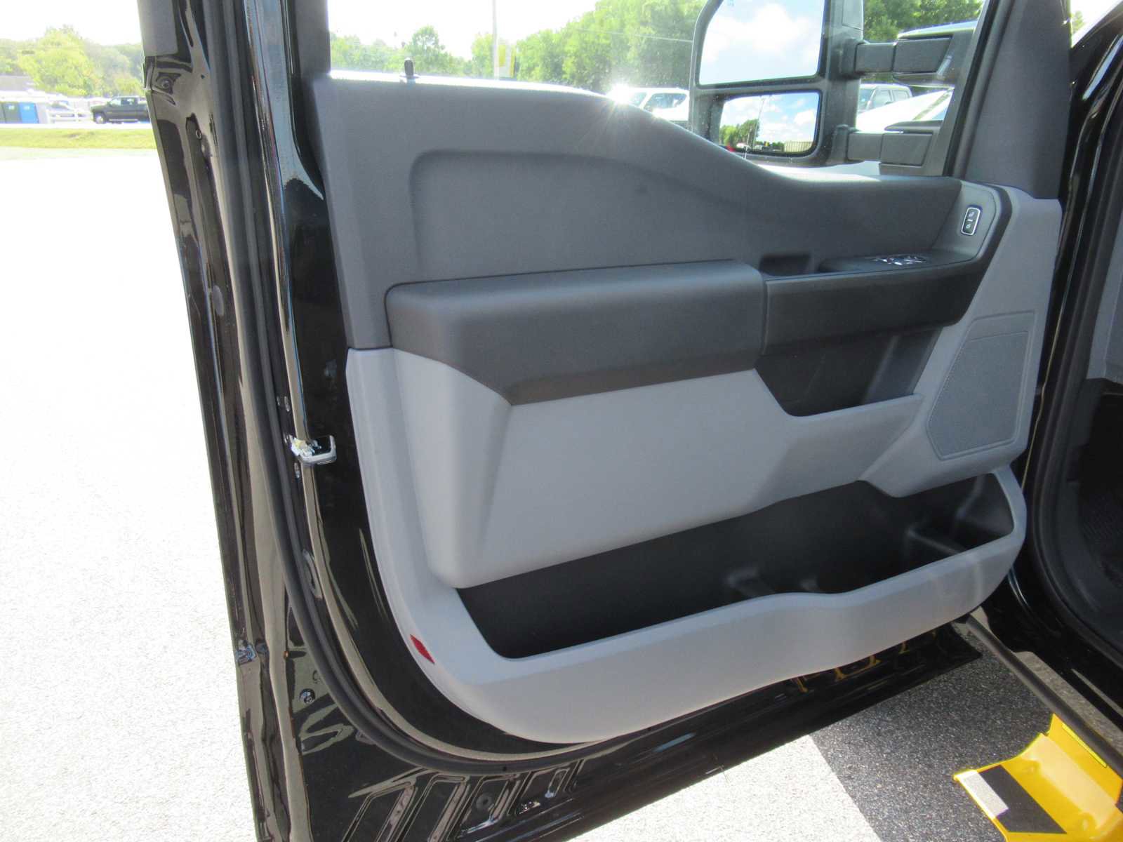 New 2026 Ford F350 XL w/ XL Chrome Package AWD/4WD image 15