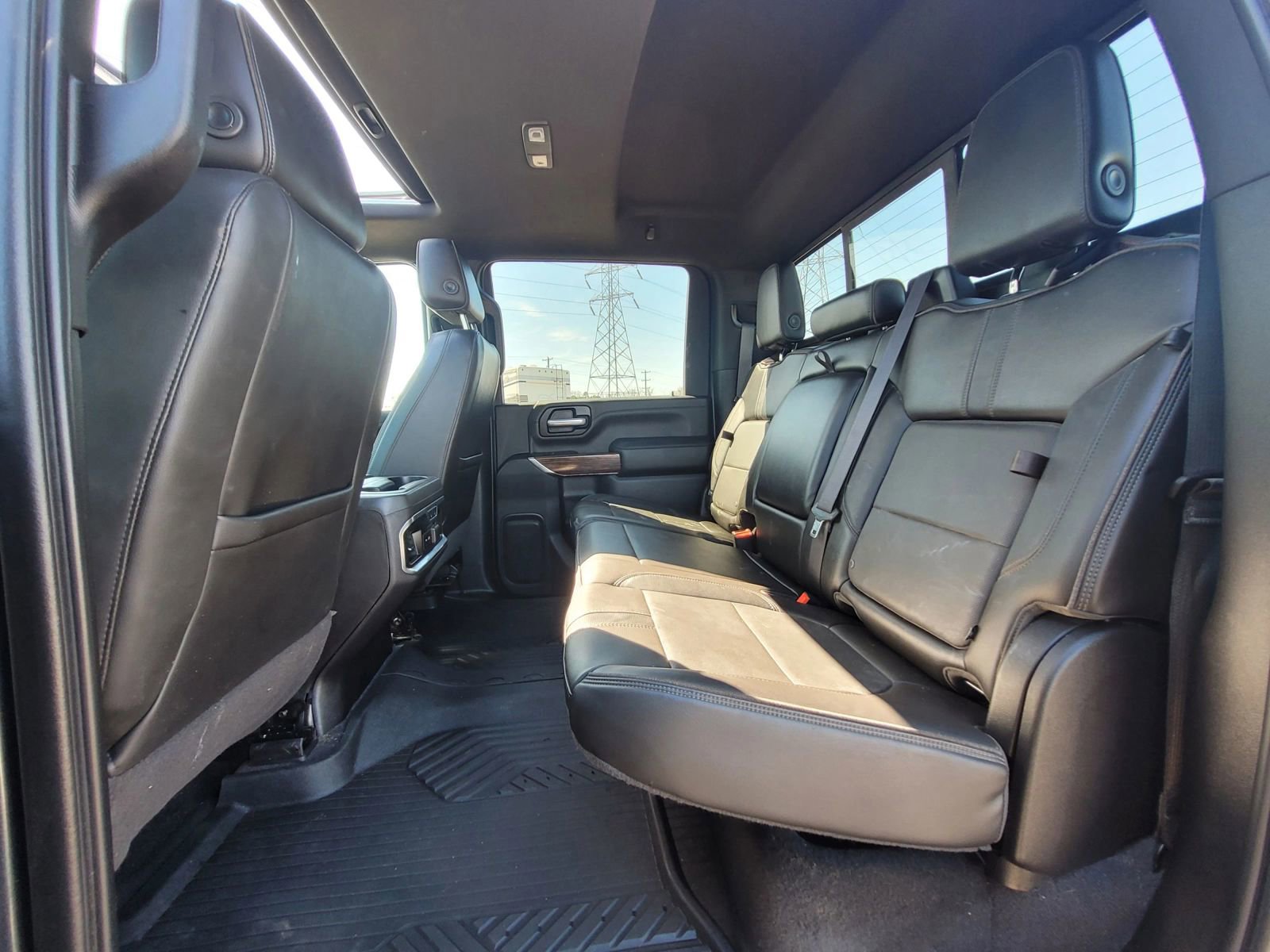 Used 2020 Chevrolet Silverado 3500 High Country w/ Technology Package image 12