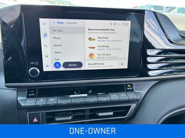 Used 2025 Toyota Camry SE FWD image 3