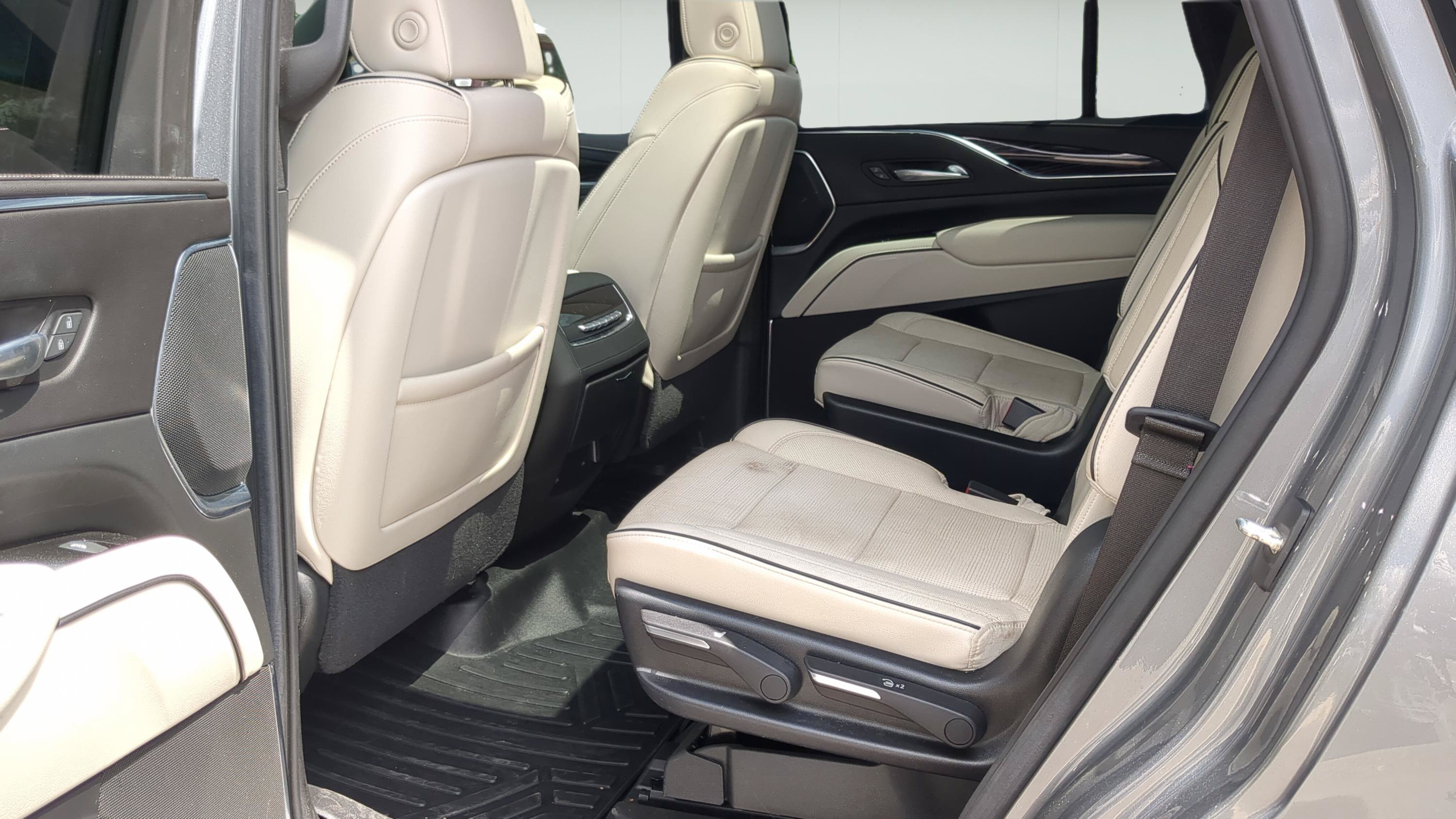 Used 2021 Cadillac Escalade Sport RWD image 21
