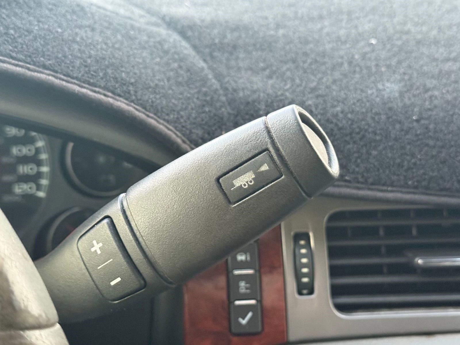 Used 2012 Chevrolet Suburban LT w/ Luxury Package image 23