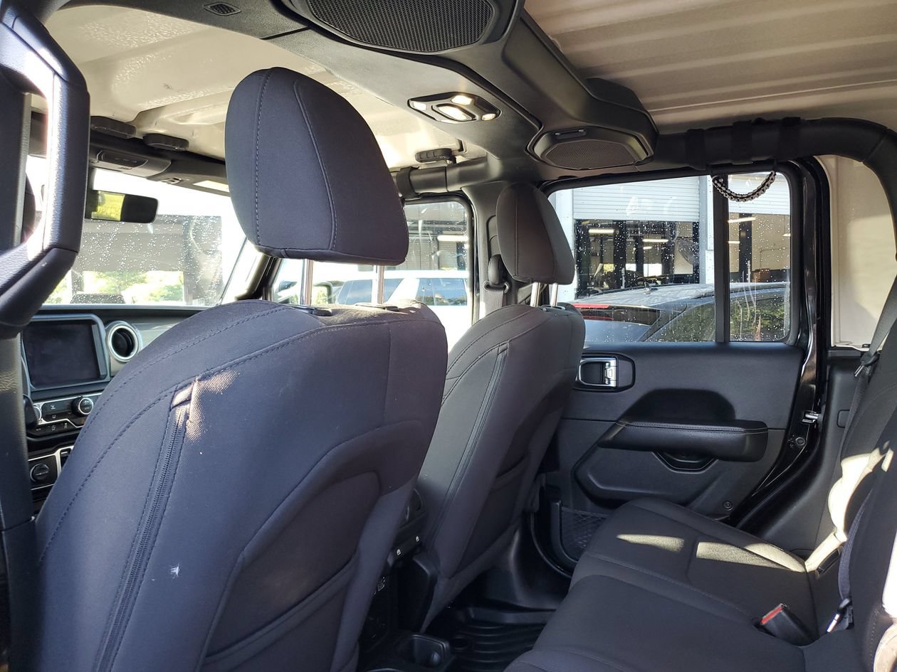 Used 2023 Jeep Gladiator Overland AWD/4WD image 9