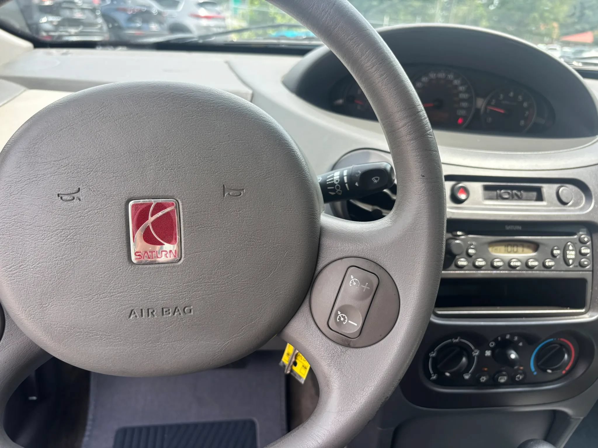 Used 2003 Saturn ION Level 2 w/ Convenience Pkg FWD image 10