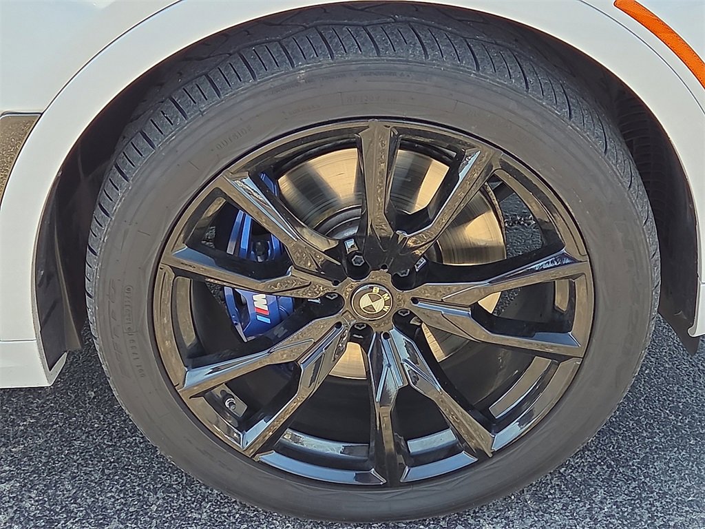 Used 2021 BMW X7 M50i w/ Dynamic Handling Package image 11