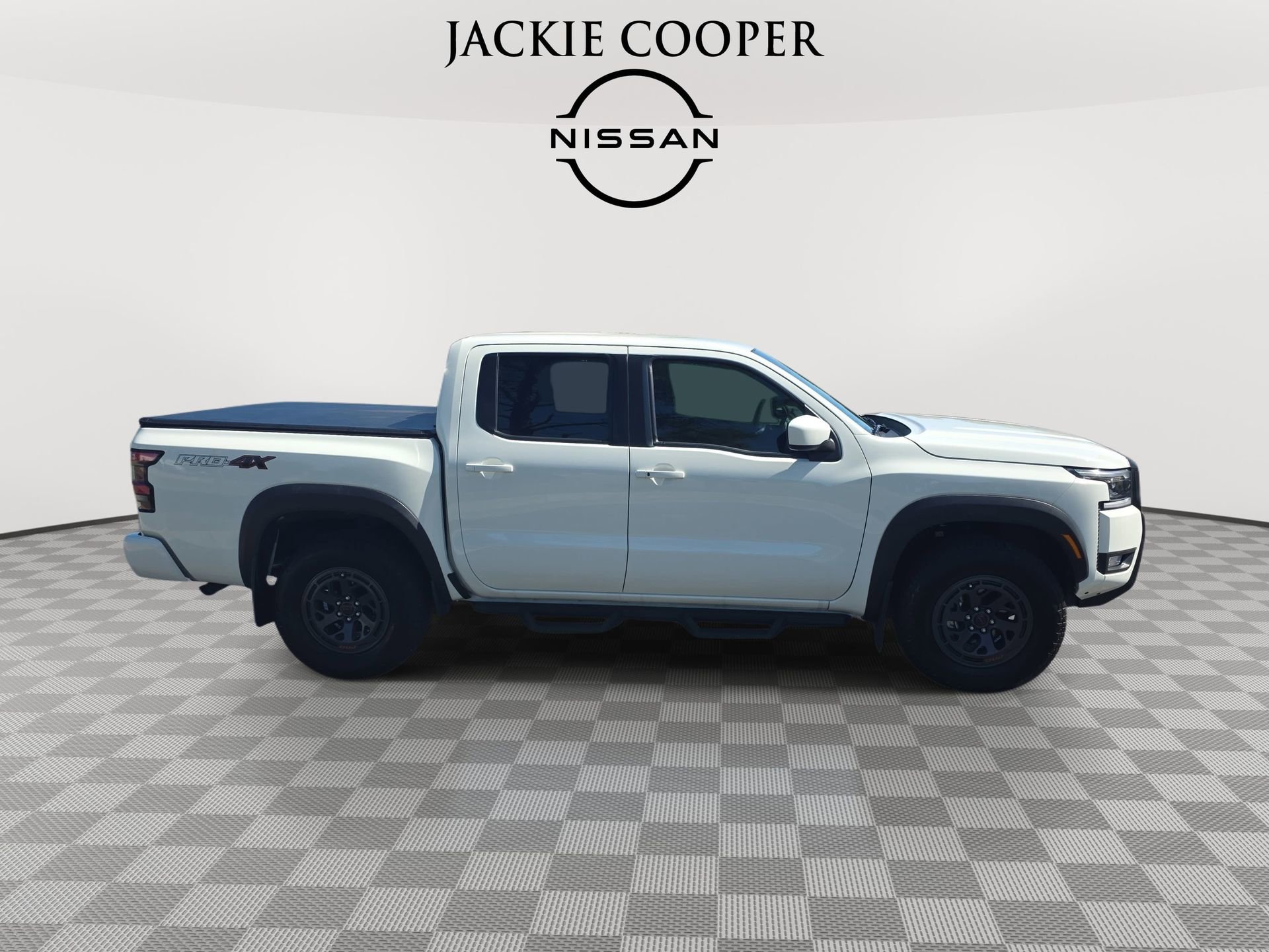 Used 2025 Nissan Frontier PRO-4X AWD/4WD image 4