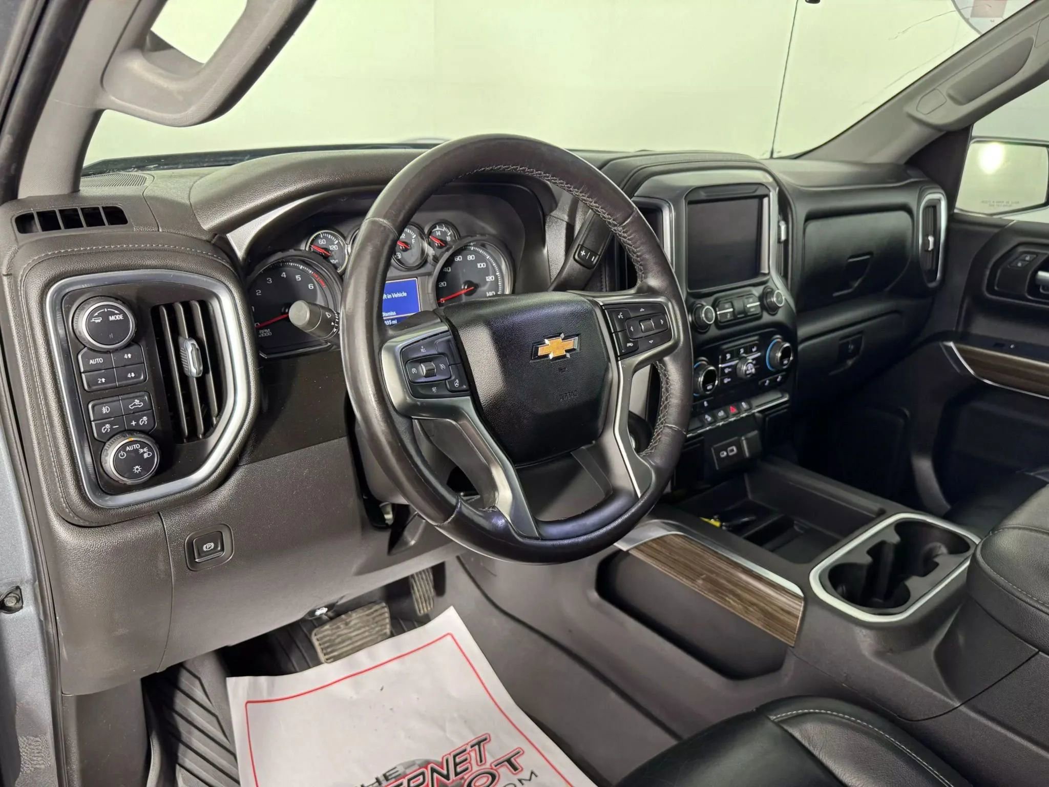 Used 2021 Chevrolet Silverado 1500 LT Trail Boss w/ Bed Protection Package AWD/4WD image 10