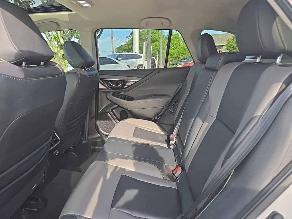 Used 2025 Subaru Outback Onyx Edition AWD/4WD image 12