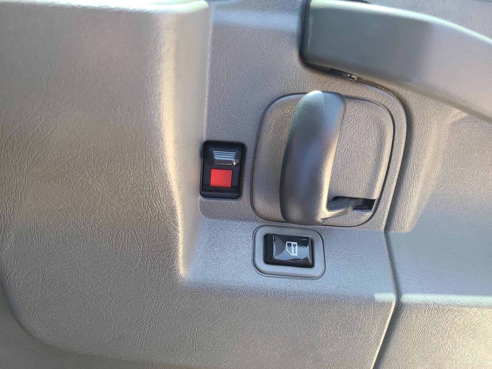 Used 2018 GMC Savana 2500 w/ Driver Convenience Package RWD image 19