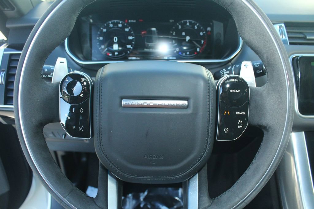 Used 2022 Land Rover Range Rover Sport HST image 18