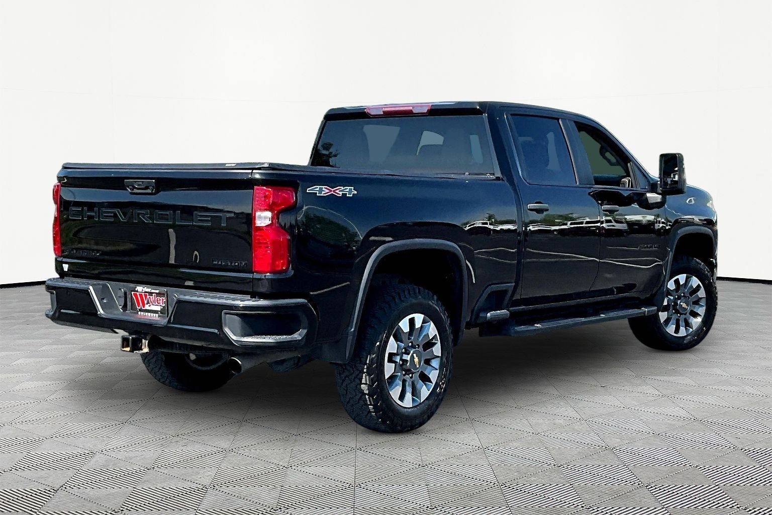 Used 2023 Chevrolet Silverado 2500 Custom w/ Custom Value Package AWD/4WD image 6