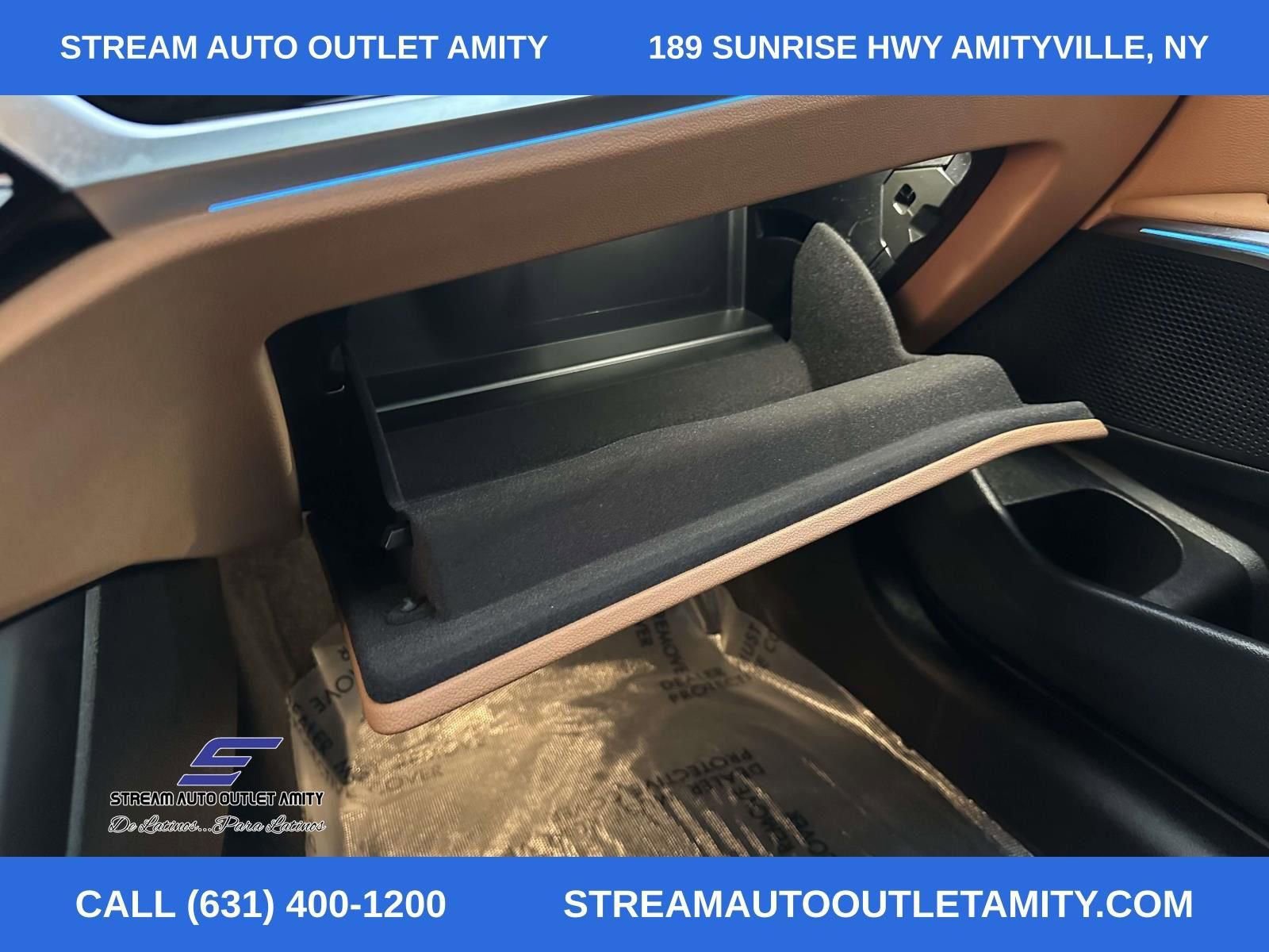 Used 2024 BMW 330i xDrive Sedan w/ Premium Package image 36