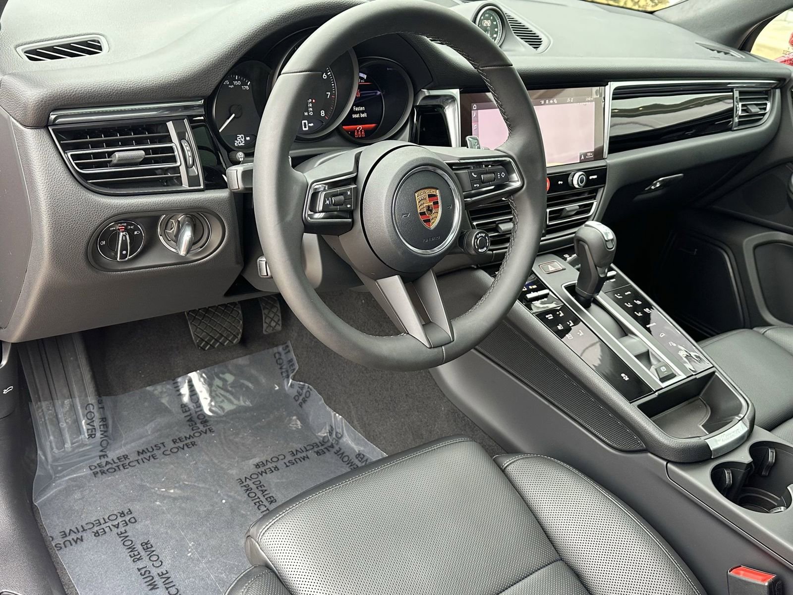 New 2026 Porsche Macan image 4