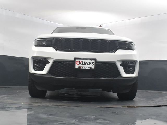 Used 2023 Jeep Grand Cherokee Limited w/ Black Appearance Package image 46