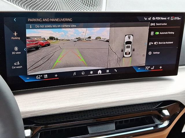 Used 2025 BMW 330i xDrive Sedan w/ Premium Package image 16