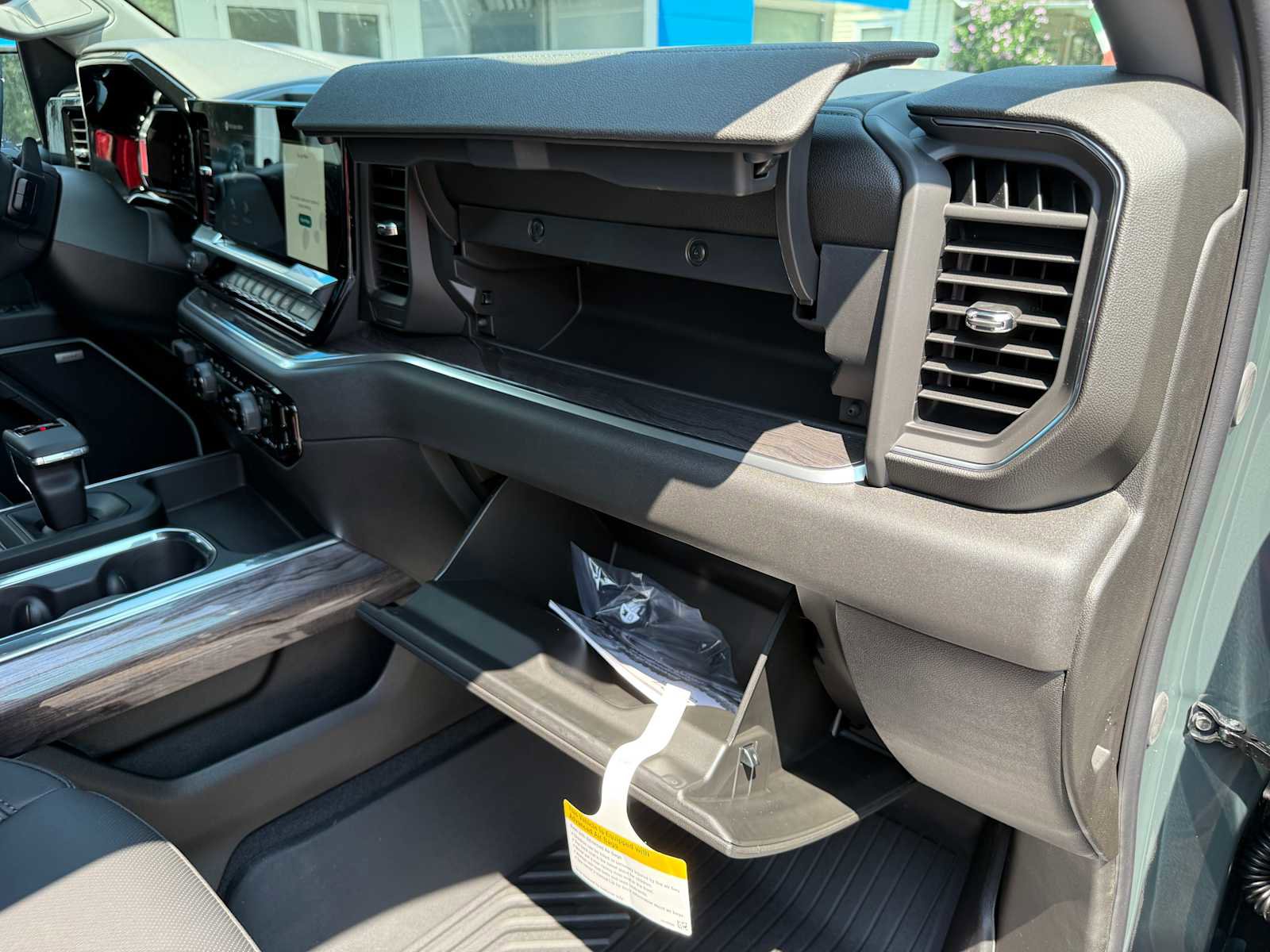 New 2026 Chevrolet Silverado 1500 LTZ w/ Z71 Off-Road Package image 44
