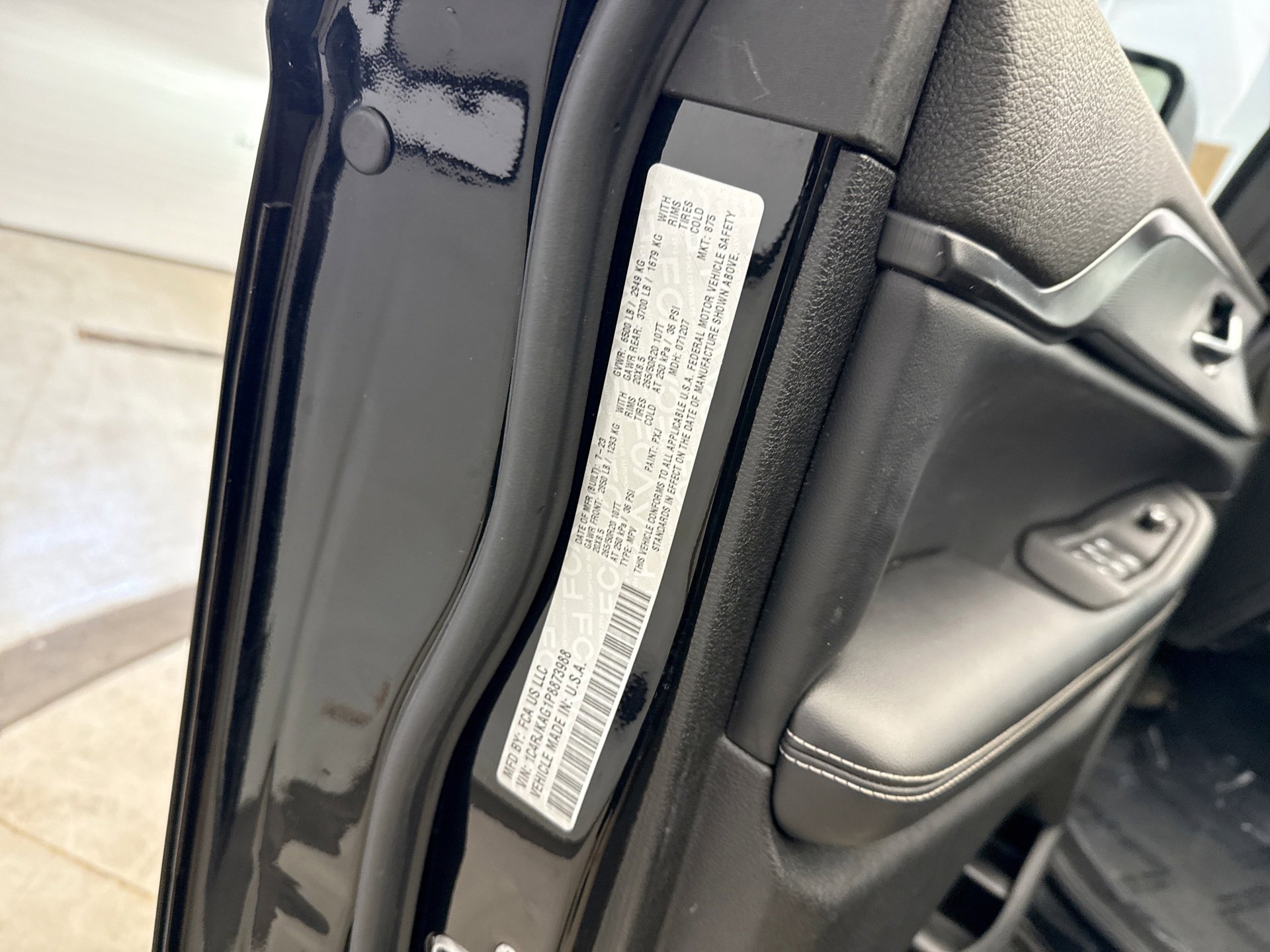 Used 2023 Jeep Grand Cherokee L Laredo image 21