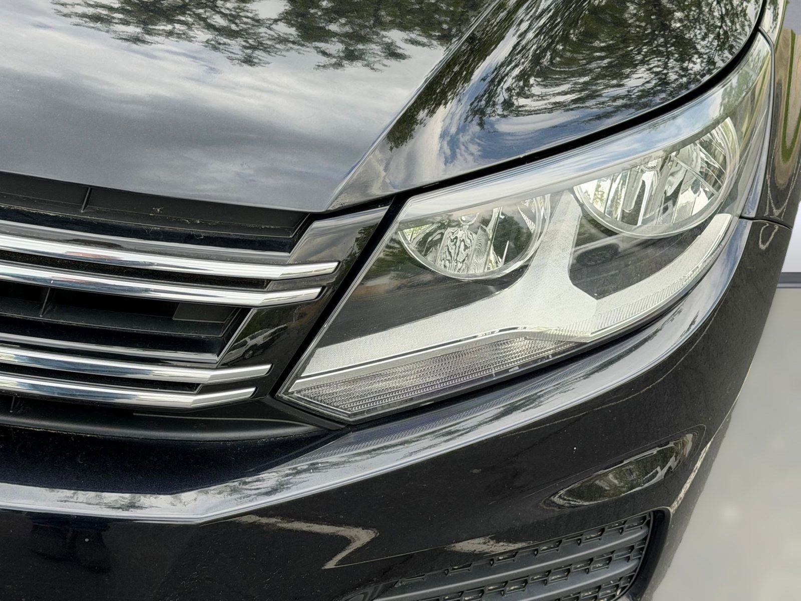 Used 2018 Volkswagen Tiguan Limited w/ Premium Package AWD/4WD image 9