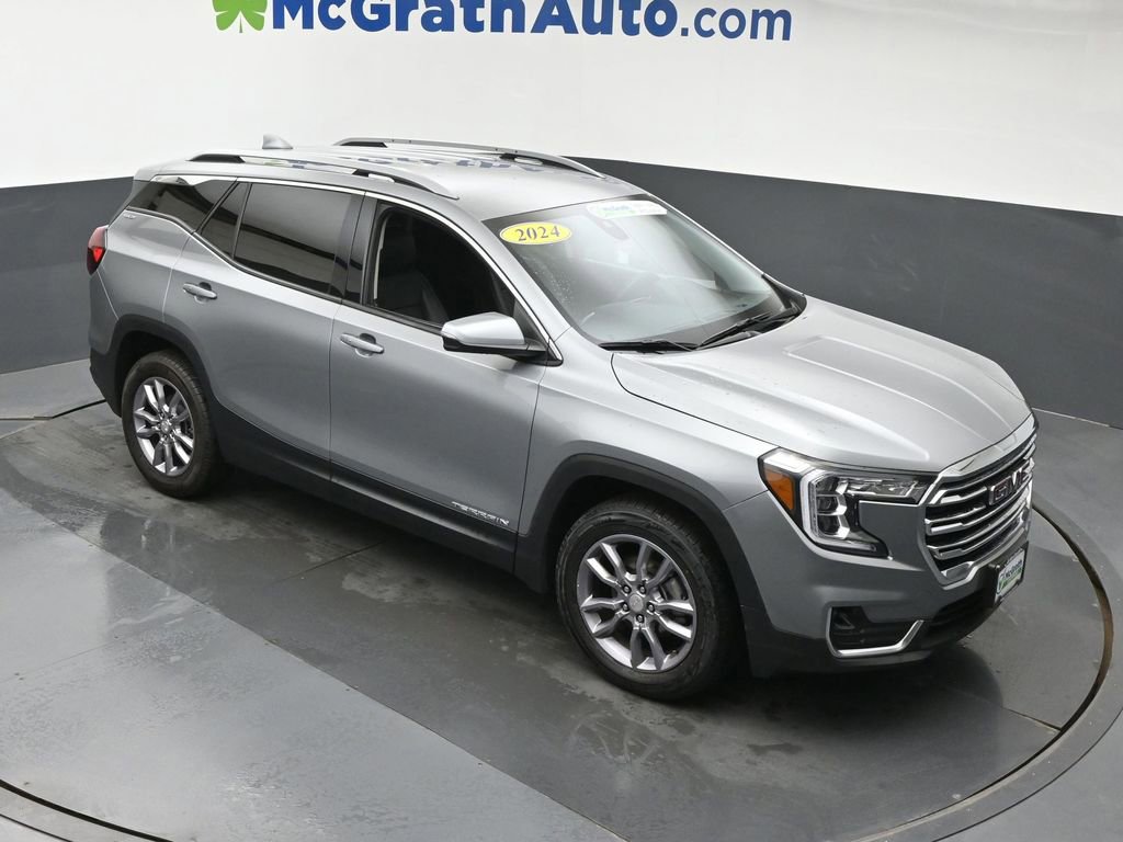 Used 2024 GMC Terrain SLT image 3