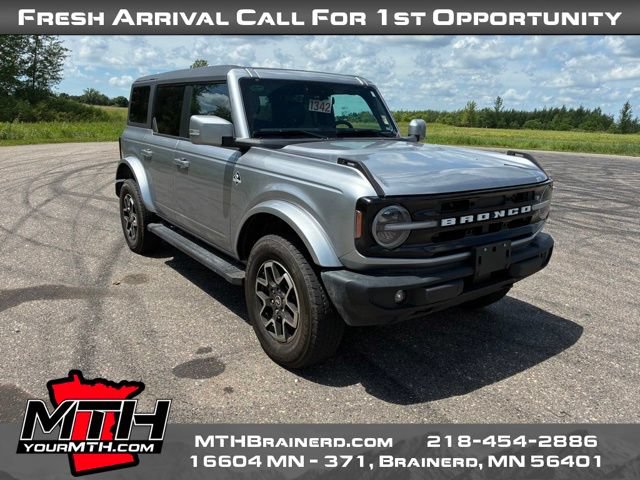 Used 2023 Ford Bronco Outer Banks AWD/4WD image 2