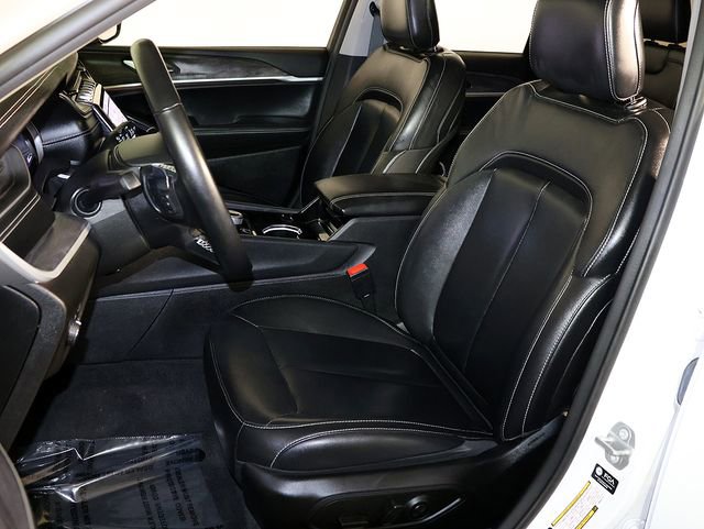 Used 2022 Jeep Grand Cherokee Limited AWD/4WD image 4