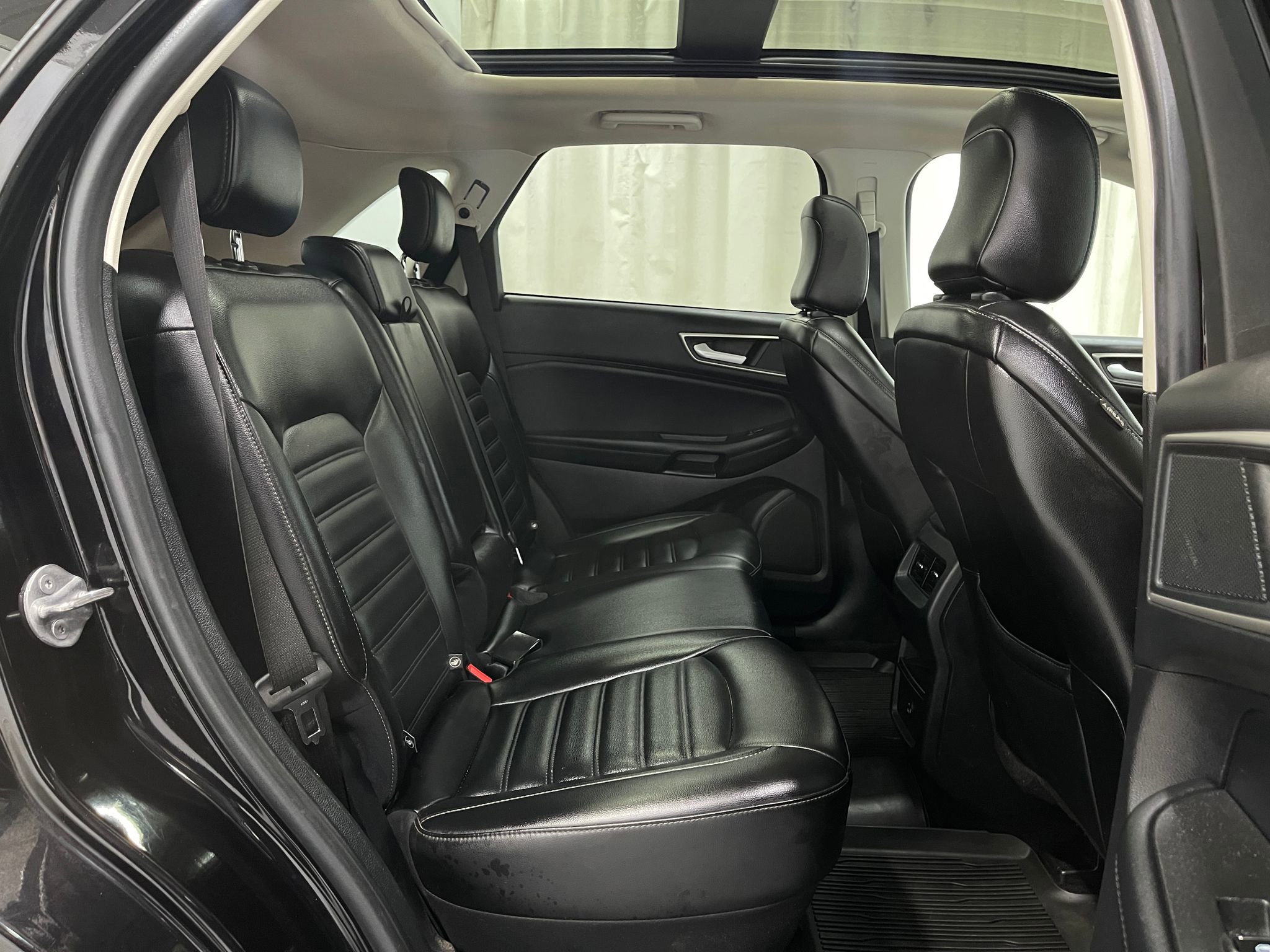 Used 2021 Ford Edge SEL AWD/4WD image 31