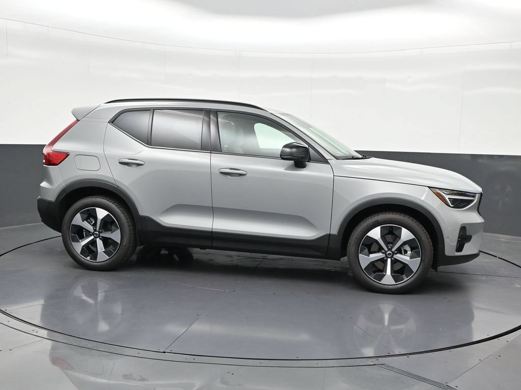 New 2026 Volvo XC40 B5 Plus w/ Protection Package Premier AWD/4WD image 6