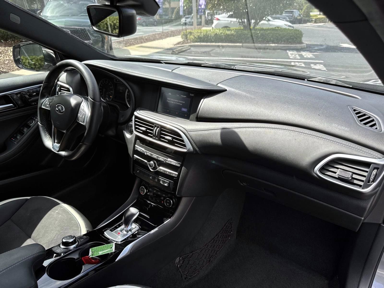 Used 2018 INFINITI QX30 Sport w/ Cargo Package image 15