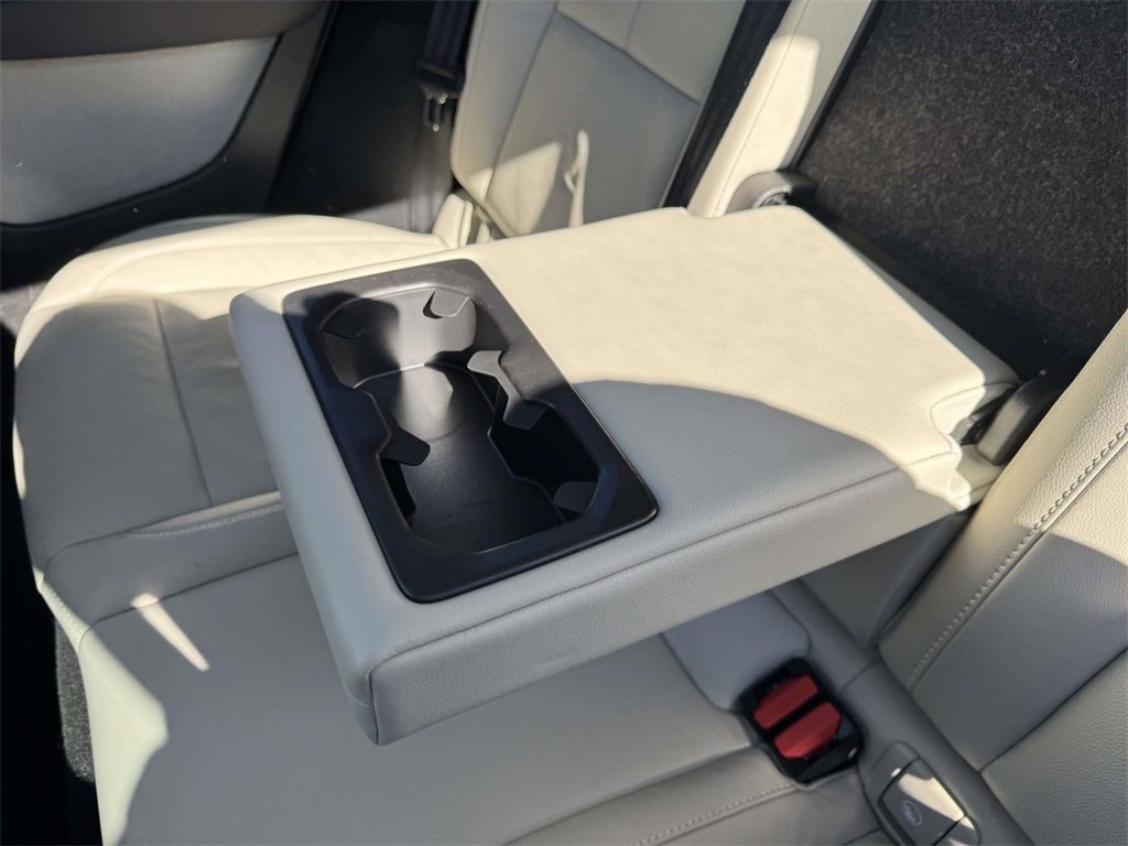 Used 2023 Volvo XC40 B5 Plus w/ Driver Assist Package image 10