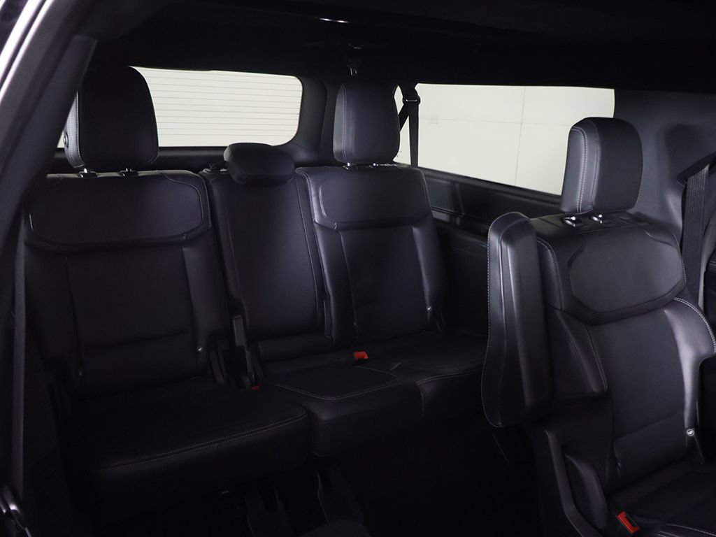 Used 2025 Ford Expedition Max Platinum w/ Stealth Performance Package AWD/4WD image 38