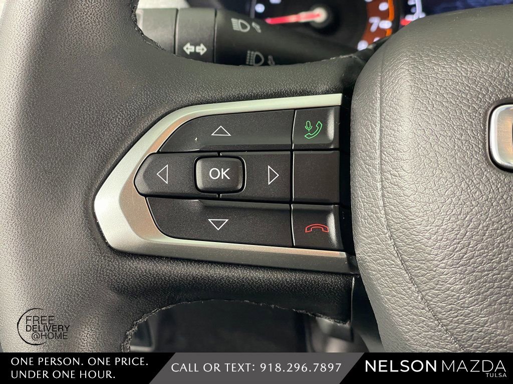 Used 2025 Jeep Compass Latitude image 26