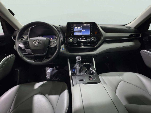 Used 2021 Toyota Highlander XLE image 43