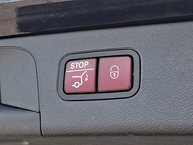 Used 2019 Mercedes-Benz GLC 300 4MATIC w/ Parking Assistance Package image 35
