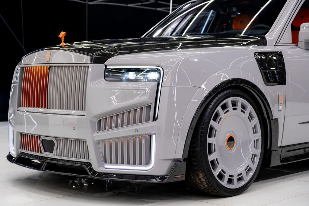 Used 2026 Rolls-Royce Cullinan image 4