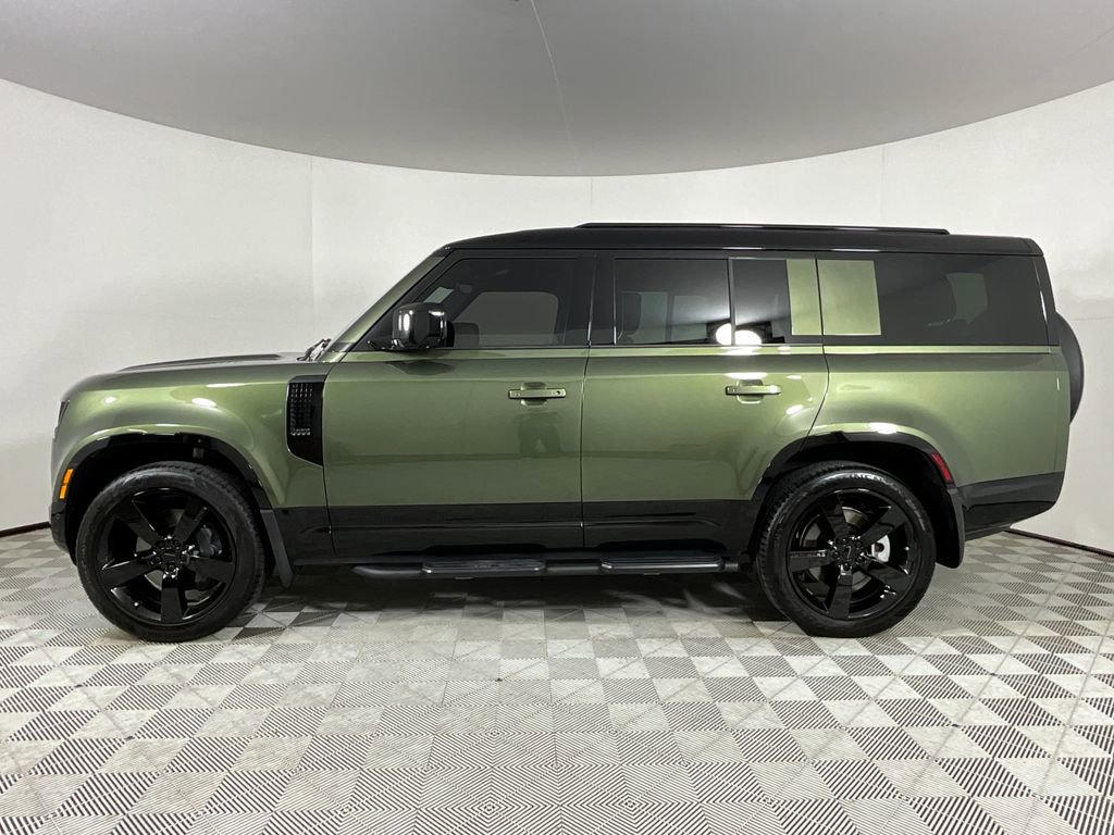 Used 2026 Land Rover Defender 130 X-Dynamic SE AWD/4WD image 2