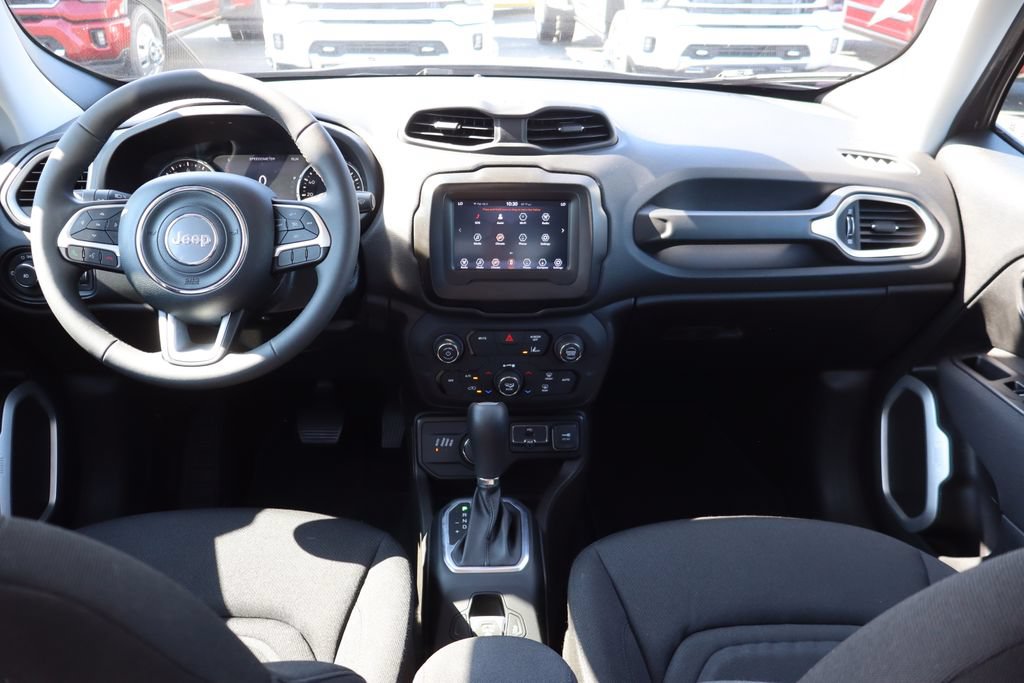 Used 2021 Jeep Renegade Latitude AWD/4WD image 18