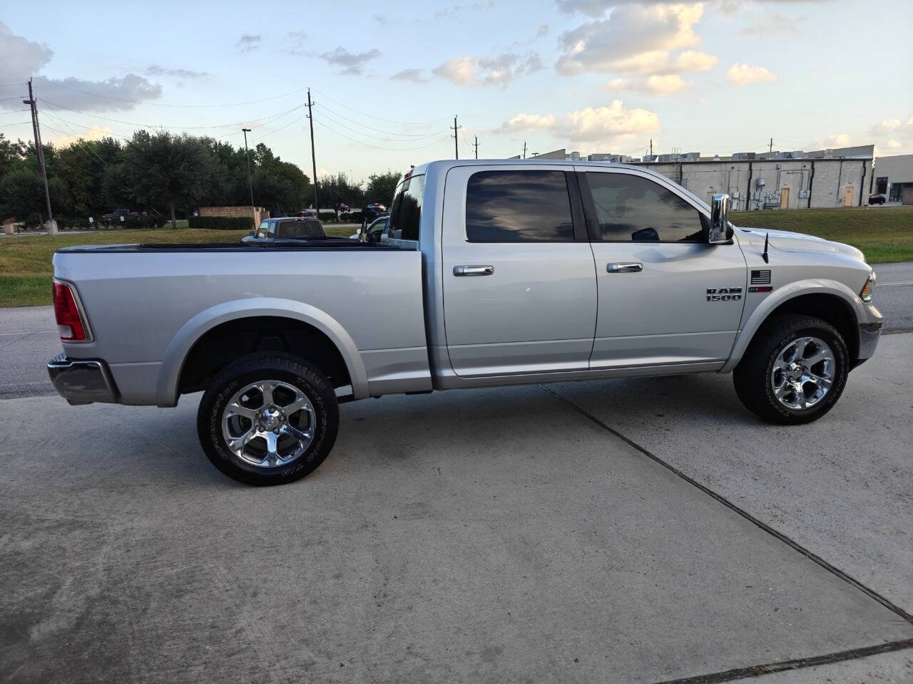 Used 2016 RAM 1500 Laramie w/ Convenience Group AWD/4WD image 5