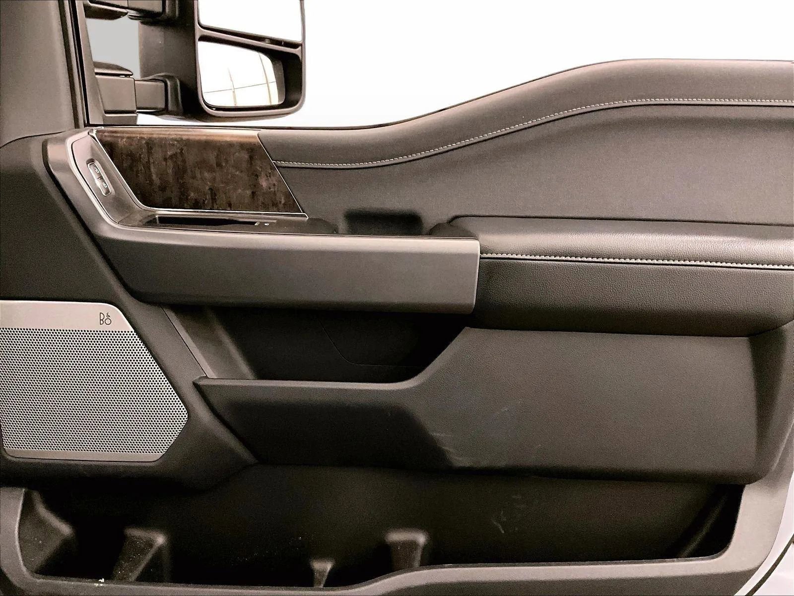 Used 2025 Ford F350 Lariat w/ Chrome Package image 23